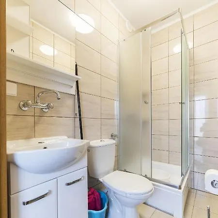Maryla - Apartamenty I Pokoje - Idealne Dla Rodzin Z Dziecmi منزل للإقامة أوستروفو