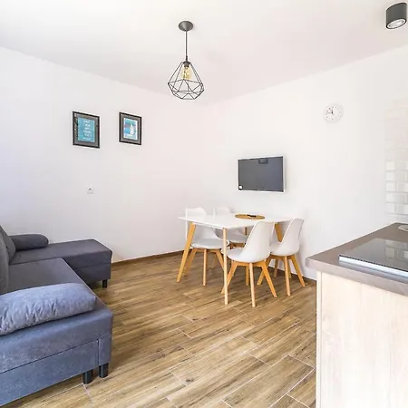 Maryla - Apartamenty I Pokoje - Idealne Dla Rodzin Z Dziecmi * Ostrowo (Puck)